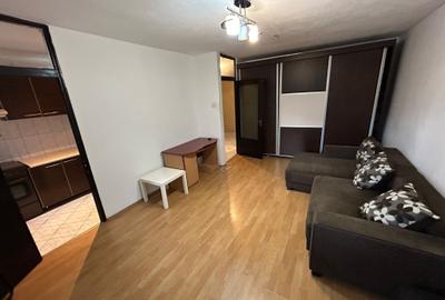 Garsonieră decomandată, mobilată în Titan - 3