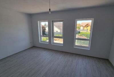 Duplex cu 4 camere cu Canalizare în Săcălaz - 9