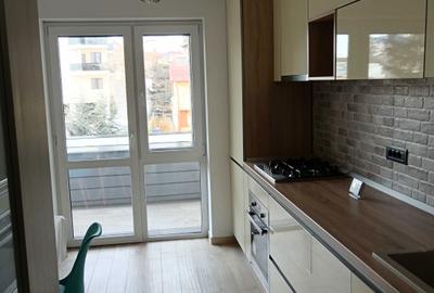 Apartament cu 3 camere decomandat în Exterior Vest - 2