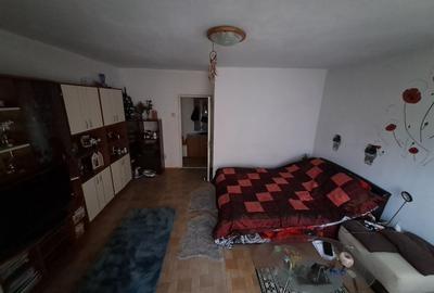 Garsonieră decomandată în Răcădău - 2