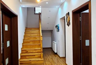 Casă cu 4 camere cu Canalizare în 1 Mai - 10