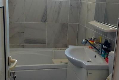 Inchiriez apartament cu patru camere in Caracal - 1