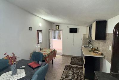 Casă cu 6 camere cu Teren 5600 Mp în Golești - 7