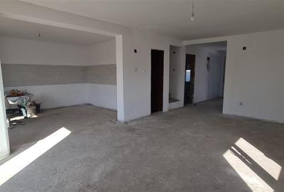 Casă individuală cu 6 camere cu Canalizare în Vladimirescu - 16