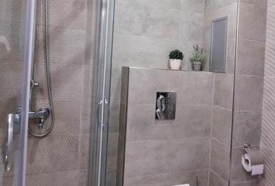 Apartament cu 3 camere semidecomandat în Tineretului