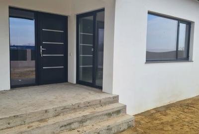 Casă cu 3 camere cu Teren 844 Mp în Central - 13