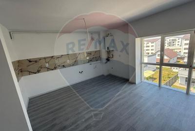 Gata de mutata! 2 camere, etaj 3, loc parcare, zona Magnolia