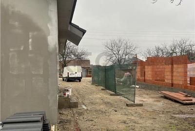 Casă cu 4 camere cu Teren 719 Mp în Nojorid