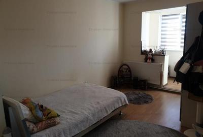 Apartament cu 4 camere decomandat în Viziru 3 - 6