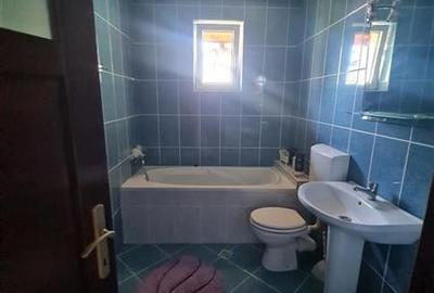 Casa, zona Tractorul - 23
