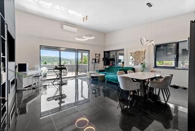 Penthouse 4 camere! 140 mp utili! 4 garaje incluse in pret!