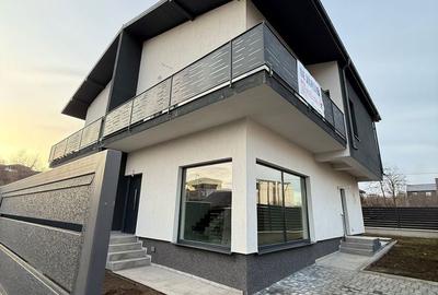 Casă cu 4 camere cu Canalizare în Bucium