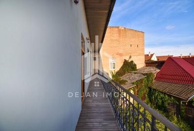 Apartament cu 8 camere în Central - 53