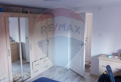 Casa / Vila cu 4 camere de vanzare in zona Brestei - 2