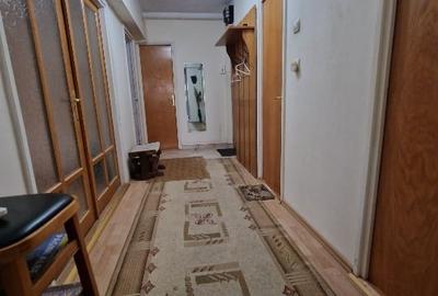 Apartament cu 3 camere decomandat în Central - 1