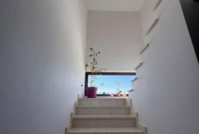 Casă cu 7 camere cu Teren 1100 Mp în Dumbrava - 10