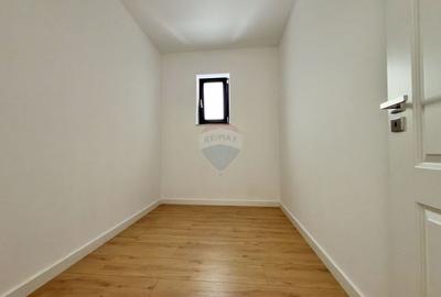 Vilă cu 4 camere de vânzare în Via Carmina - 12