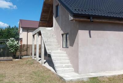 Casă cu Teren 1000 Mp în Central - 3