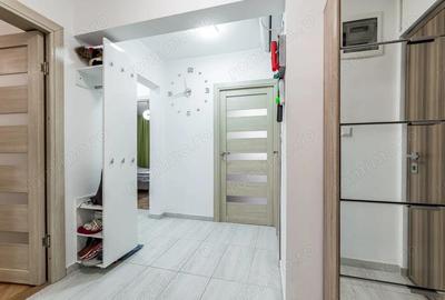 Apartament cu 3 camere decomandat, mobilat în Central