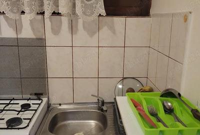 Garsonieră decomandată în Central - 1