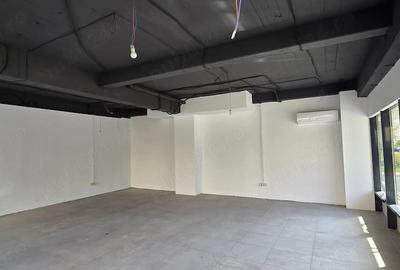 Spațiu comercial, de 83 mp, în Central - 3