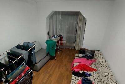 De vanzare 4 camere/97 mp utili/Scoala 10/Focsani/et 3/4 - 2