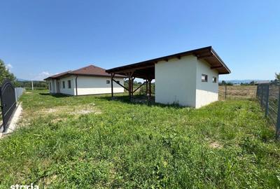 Casă cu 4 camere cu Teren 1500 Mp în Săcălășeni