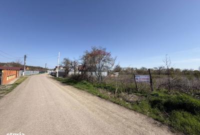 Teren de 1660 mp, în Vânători - 3