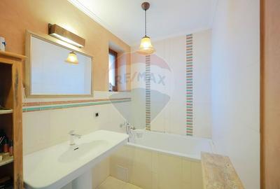 Casă cu 5 camere cu Teren 503 Mp în Nufărul - 11