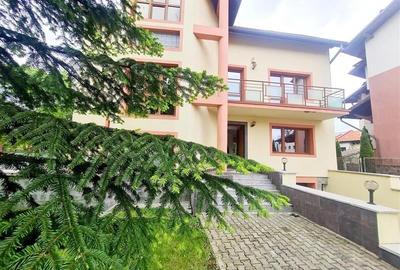 Vila Impetuoasa pe 700mp teren:Spatiu versatil pentru locuinta/afacere Premium - 1