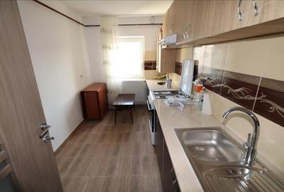 Apartament 3 camere  , zona Inspectorat Scolar, etaj 4 cu acoperis - 1