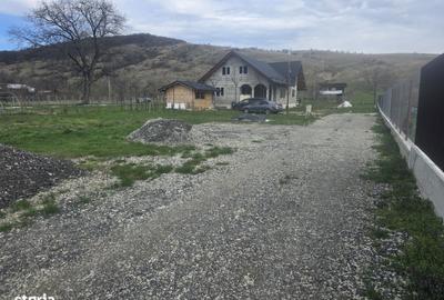 Teren de 650 mp, în Central - 3