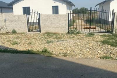 Casă cu 3 camere cu Teren 400 Mp în Central