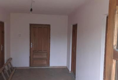 Casă cu 4 camere în Vâlcănești - 5