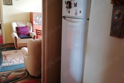 Vand Apartament 3 camere, Petrila, Str 8 Martie - 2