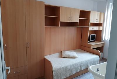 Apartament cu 3 camere semidecomandat, mobilat în Central - 3