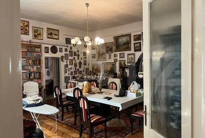 Casa de patrimoniu, stil clasic, ultracentral - Teren 1344 mp - 2