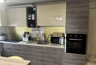 Apartament cu 3 camere decomandat în Cotu - 3