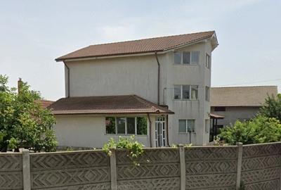 Casă cu Teren 2000 Mp în Cobadin