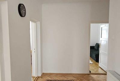 Apartament cu 3 camere decomandat în Central - 3