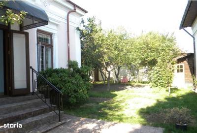 Casă cu 5 camere cu Teren 250 Mp în Central - 2