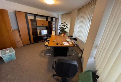 Apartament cu 3 camere decomandat în Decebal