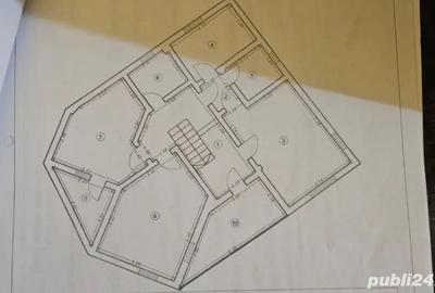 Casă cu Teren 402 Mp în Central - 1