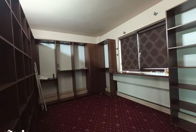 Casă cu 7 camere cu Teren 460 Mp în Central - 16