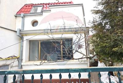 Casă cu 5 camere cu Teren 200 Mp în Grivița - 1