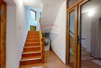 Casă cu 7 camere cu Teren 986 Mp în Plaiul Foii - 10