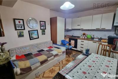 Apartament cu 4 camere semidecomandat, mobilat în 15 Noiembrie - 7