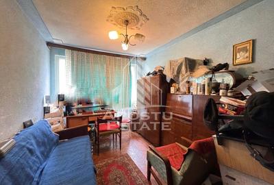 Apartament cu 3 camere, decomandat, zona Dacia - 3
