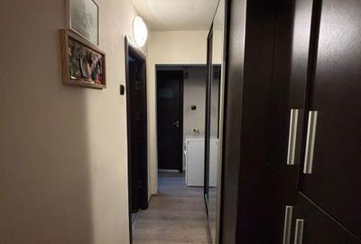 Apartament cu 3 camere în Craiovița Nouă - 2