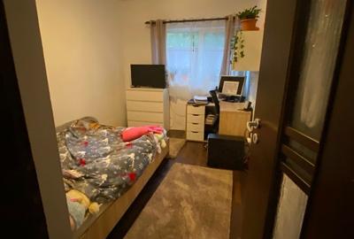 PE propune spre vanzare un apartament cu 3 camere, situat in zona străzii Salcâm - 10